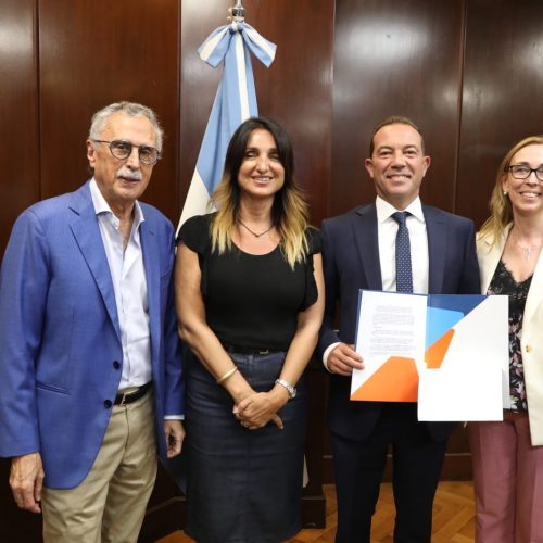 San Juan firmó un convenio con OPS para la adquisición de medicamentos a través del fondo rotatorio regional