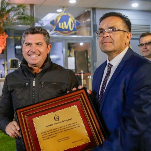 Orrego estuvo presente en el inicio de los festejos por el 90° aniversario de la UVT