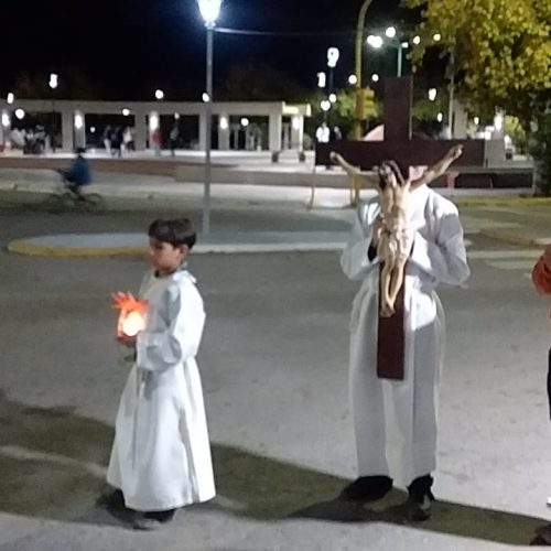 Emotivo Vía crucis del Viernes Santo en 9 de Julio