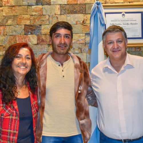 25 de Mayo: Entrega de aporte institucional a la Escuela de Danzas Árabes Yhabal