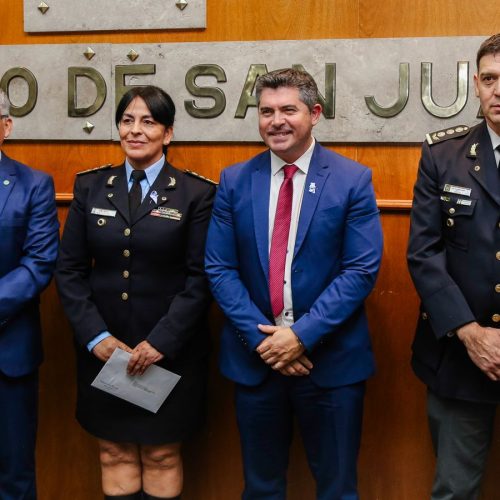 Orrego puso en funciones a la nueva subjefa de la Policía y le tomó juramento al nuevo director del SPP