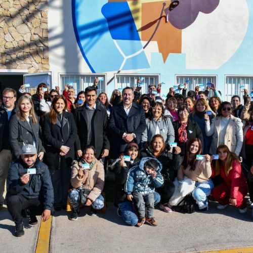Salud entregó más de 120 carnets de manipulación de alimentos