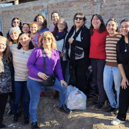Con colaboración y participación, de muchos actores sociales el partido bloquista realizó una tarde solidaria en el Loteo Calle 11 de “La Majadita”