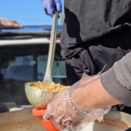 Un almuerzo que reconforta: hospitalidad y calidez en el Loteo Municipal