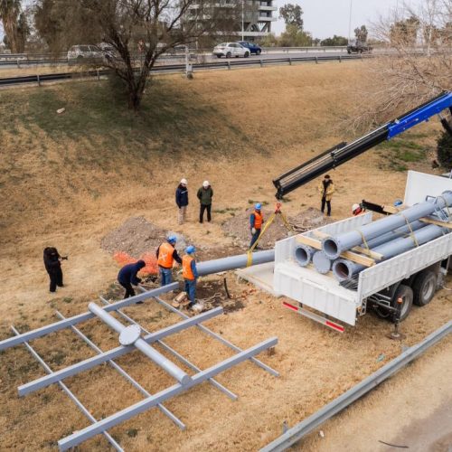 Trasladaron las primeras megaestructuras para convertir a la Circunvalación en la primera ruta solar del país