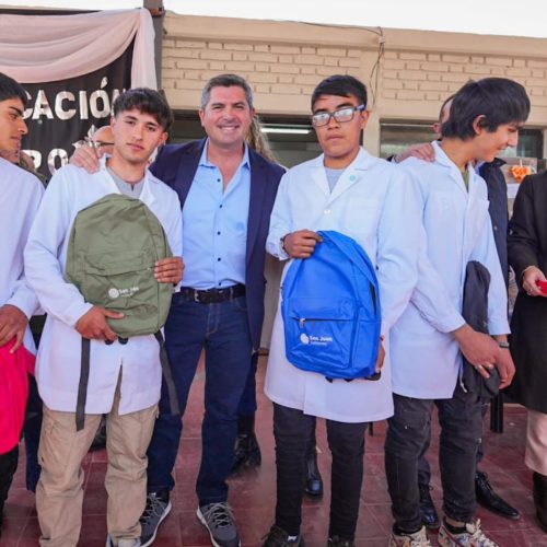 *Histórico: Orrego inauguró en Mogna la primera escuela secundaria rural de San Juan*