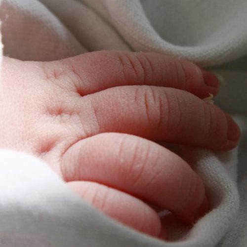 Policías ayudaron a una mamá a dar a luz en el Médano de Oro