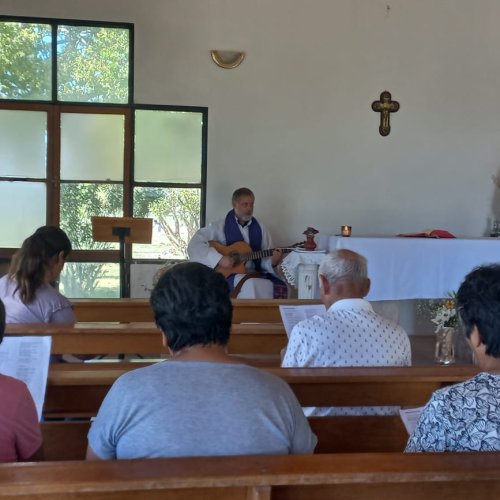 Misa por el Día de la Madre en la Capilla del Cementerio Parque El Palmar