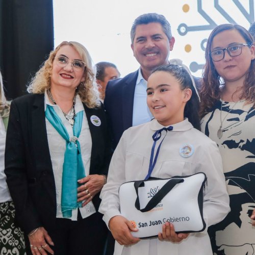 Con la entrega en Albardón, ya alcanzaron las 23.000 computadoras para alumnos y docentes