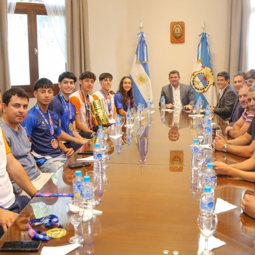 Orrego recibió a los “embajadores deportivos” sanjuaninos tras sus triunfos nacionales y mundiales