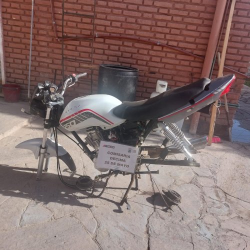 Hallan motocicleta robada en 25 de Mayo