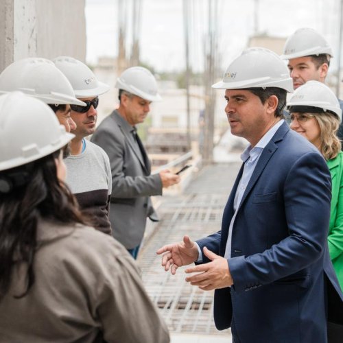El gobernador recorrió las obras del nuevo Instituto Odontológico