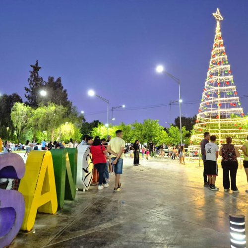 La Feria Navideña reunió a emprendedores y familias en la Plazoleta Guayaquil