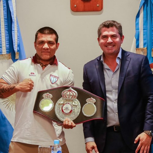 Orrego recibió al boxeador Ezequiel “Pac Man” Fernández, tras su histórico triunfo