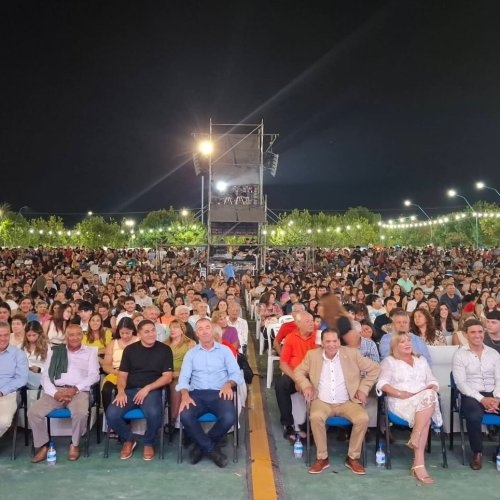 Multitudinaria celebración por el aniversario de Albardón en el Parque Latinoamericano