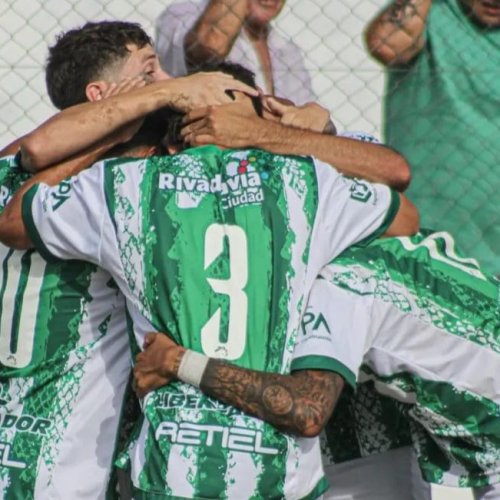 Desamparados impuso su jerarquía y festejó en casa ajena