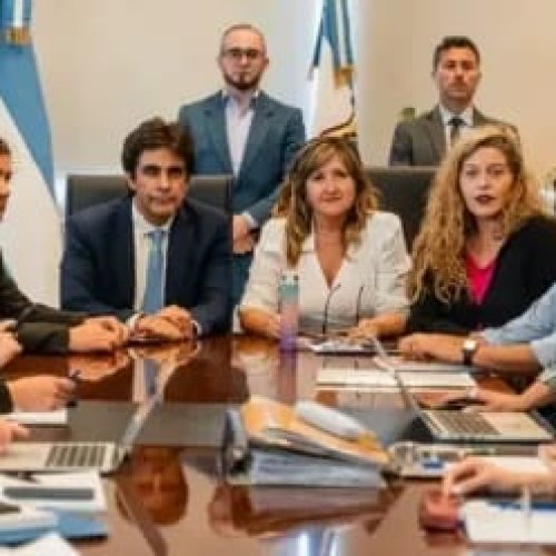 En una nueva reunión paritaria, el Gobierno recibió una propuesta por escrito