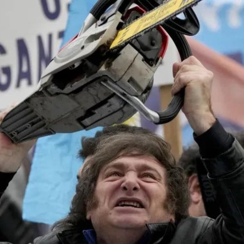 Motosierra al gasto social: el Gobierno elimina 900.000 planes y llegan vouchers