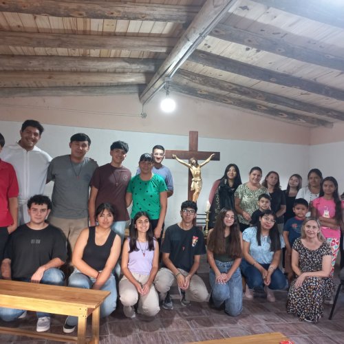 La Majadita vivió una emotiva Adoración de la Cruz en Viernes Santo