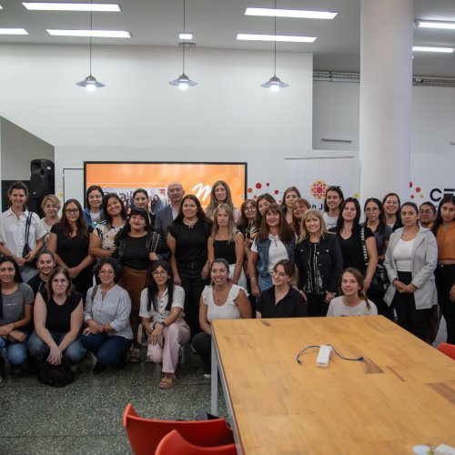Comenzó Mujeres + con más de 30 proyectos de emprendedoras