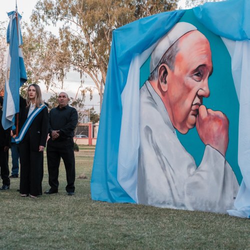 Rawson rinde homenaje eterno al Papa Fransisco con un nuevo monumento y la imposición de su nombre al Parque Provincial