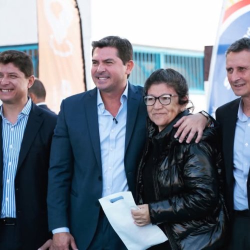 Entrega de anteojos en Santa Lucía