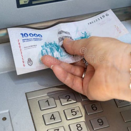 Los empleados públicos tendrán los haberes acreditados este 30 de abril