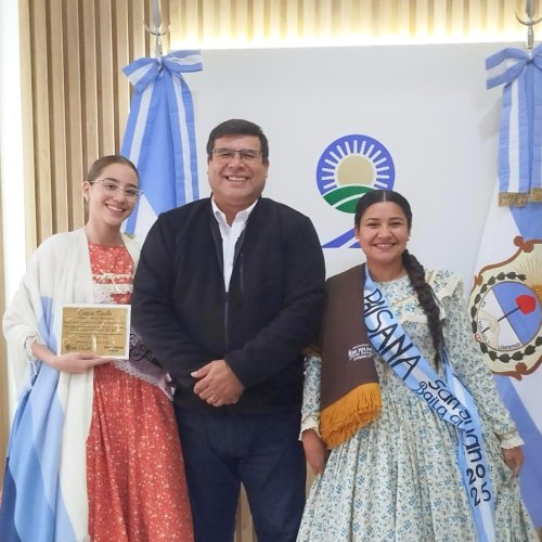 De 9 De Julio a los grandes escenarios: el municipio reconoció a dos artistas que dejan en alto al folklore provincial