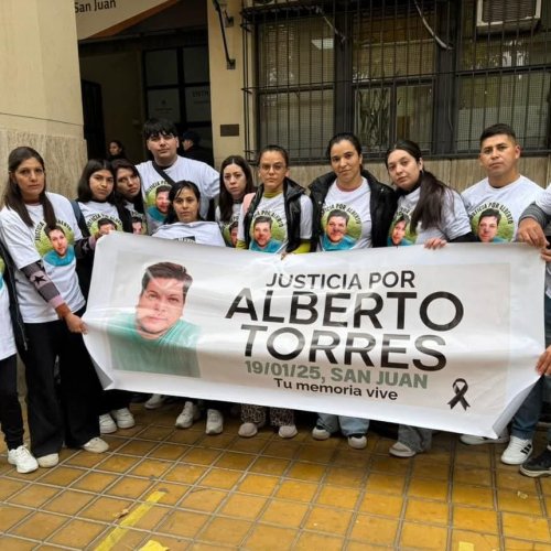 Una familia unida en su reclamo de justicia por Alberto Torres