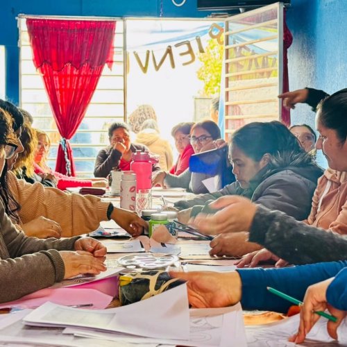 La Villa Cabecera se llenó de color con el inicio del Taller de Pintura en Tela