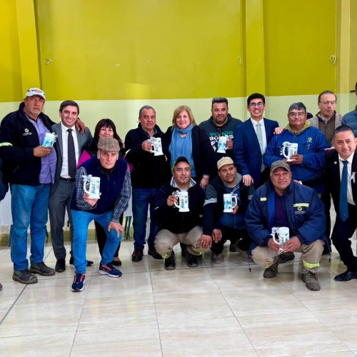 Trabajadores y jubilados municipales celebraron el Día del Padre en San Martín
