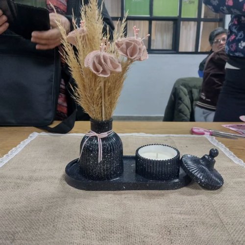 Comenzó el Taller de Yeso, Cerámica y Velas en Dos Acequias