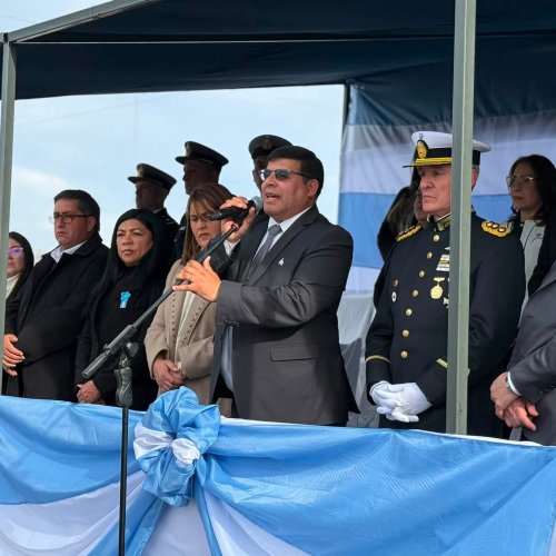 9 de Julio se vistió de celeste y blanco con el desfile del Dia de la Independencia