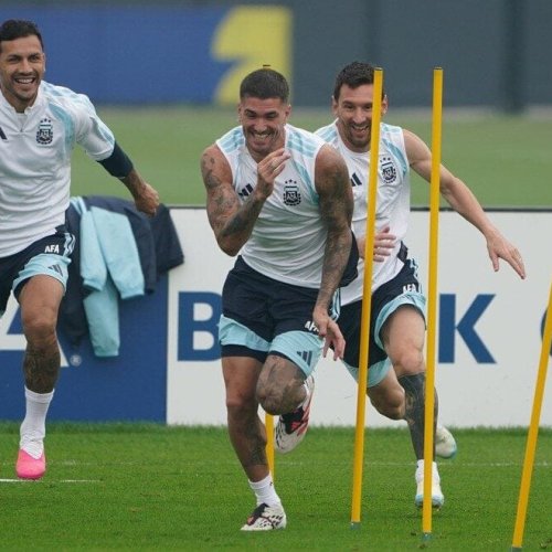 Cuenta regresiva: Argentina entrenó y Scaloni dio pistas del equipo
