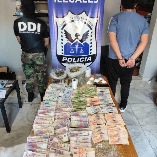 Detienen al “El Pato” Díaz: secuestran cocaína, marihuana y dinero en Rawson