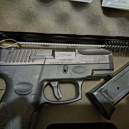 Allanaron una casa en Rawson y secuestraron dos armas