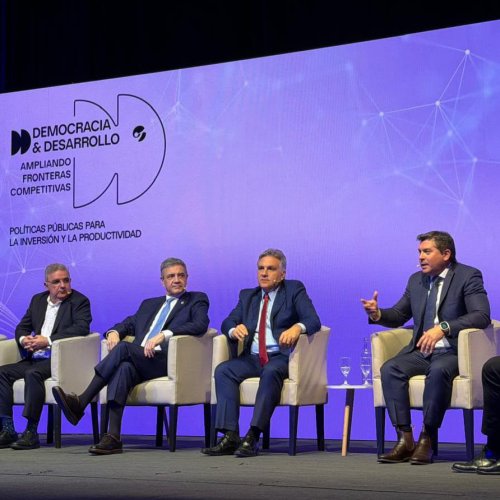 Orrego y San Juan, presentes en el debate sobre el futuro económico y el rol de las provincias