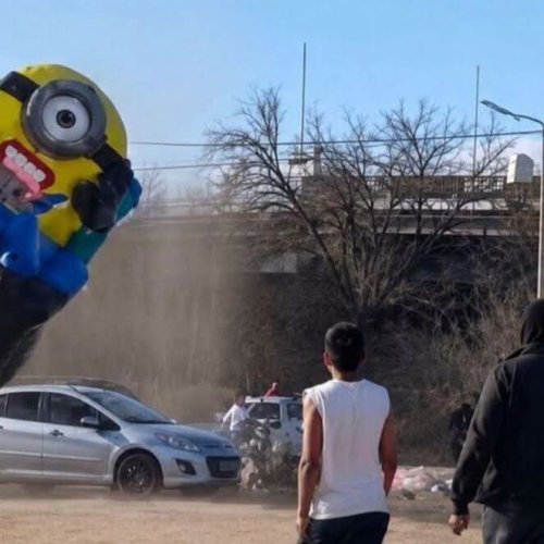 Un inflable salió volando en pleno festejo por el Día del Niño