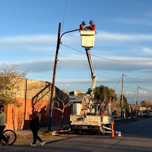 9 de Julio avanza con el plan de renovación total del alumbrado público: nueva iluminación LED en el barrio Elías Amado