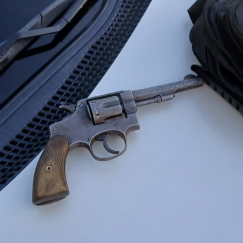 Chimbas: una pareja fue detenida por portar un arma de fuego