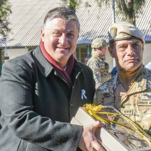 25 de Mayo rindió homenaje al Ejército con productos de la Escuela Agroindustrial