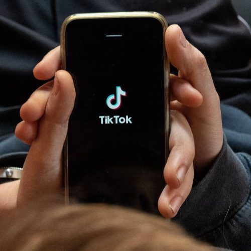 Un menor usó un audio de TikTok para realizar una falsa amenaza de bomba