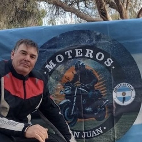 Conmoción por la muerte de un motociclista al caer en una zanja