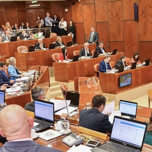 Este jueves, Diputados analizará el uso de fondos públicos en la gestión de Uñac y el acuerdo con Flybondi