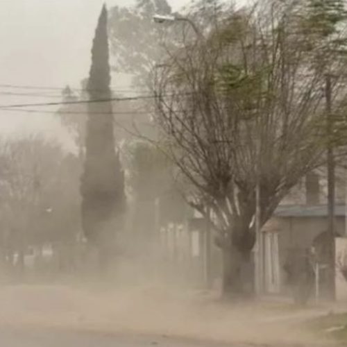 Alerta amarilla por fuertes vientos: ráfagas de hasta 100 km/h en la cordillera esta noche