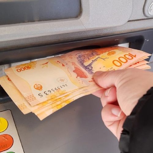 Los empleados públicos tendrán acreditados sus haberes el 30 de abril