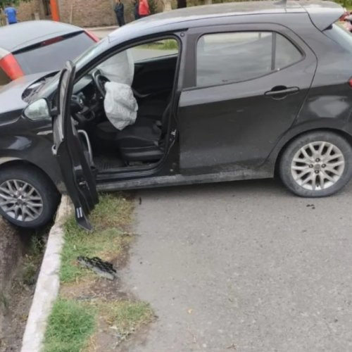 Choque automovilístico y un adulto mayor termina en el Hospital Rawson