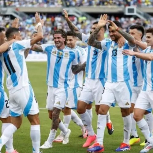 Argentina visita a Paraguay en busca de afianzar su liderazgo en las Eliminatorias: hora, día y formación