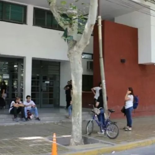 Las inscripciones  para los exámenes libres y las equivalencias en los Institutos Preuniversitarios están abiertas