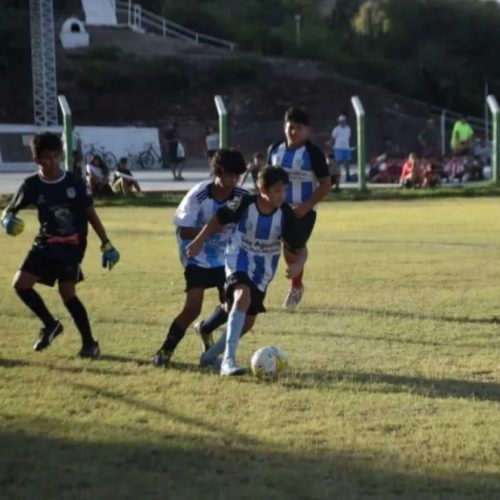 Mas de 300 chicos en el mundialito de fútbol infantil
